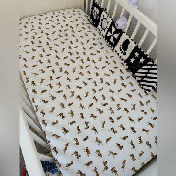 Pottery Barn Kids Tiger Print Crib Sheet - Picture 2 of 2